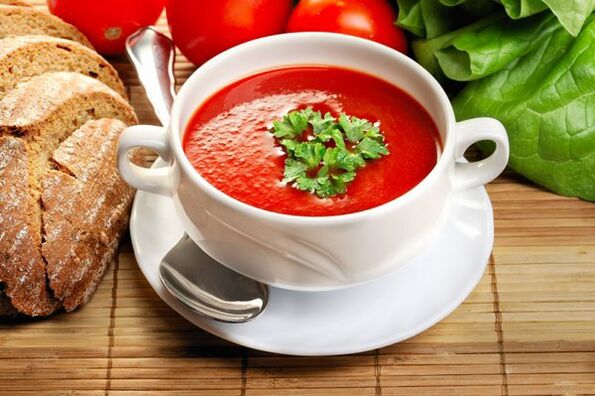 Jedálniček pitnej diéty možno spestriť paradajkovou polievkou